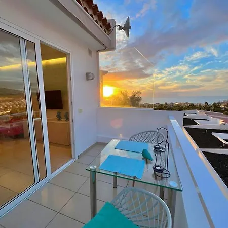 Apartment On The Wave *