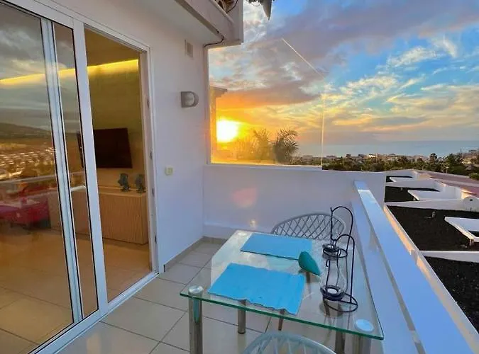 Apartment On The Wave *